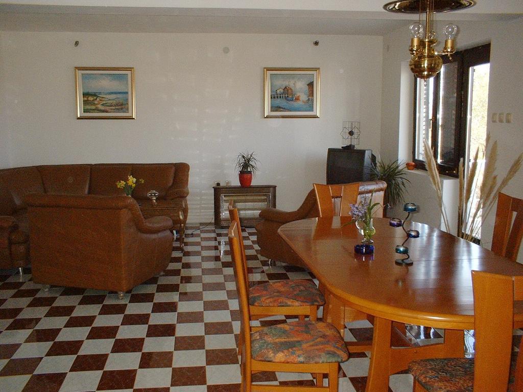 Apartment Dobrinj 1 Ngoại thất bức ảnh