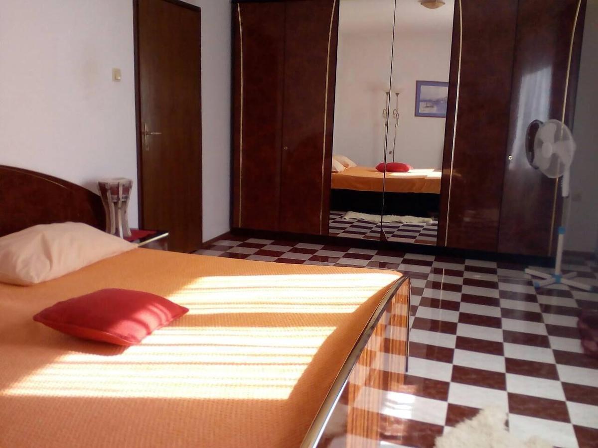 Apartment Dobrinj 1 Ngoại thất bức ảnh