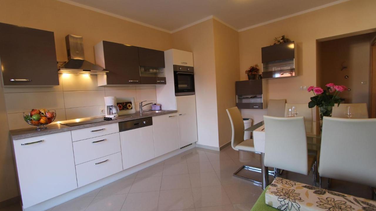 Apartment Dobrinj 1 Ngoại thất bức ảnh