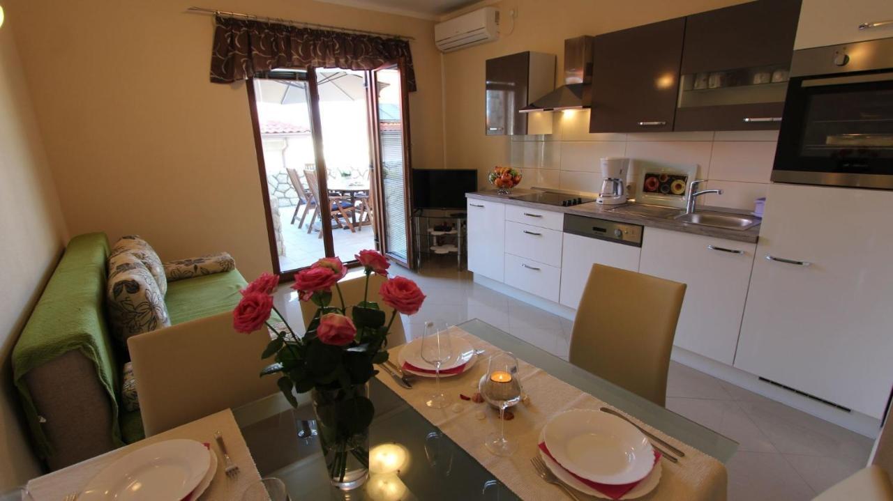 Apartment Dobrinj 1 Ngoại thất bức ảnh