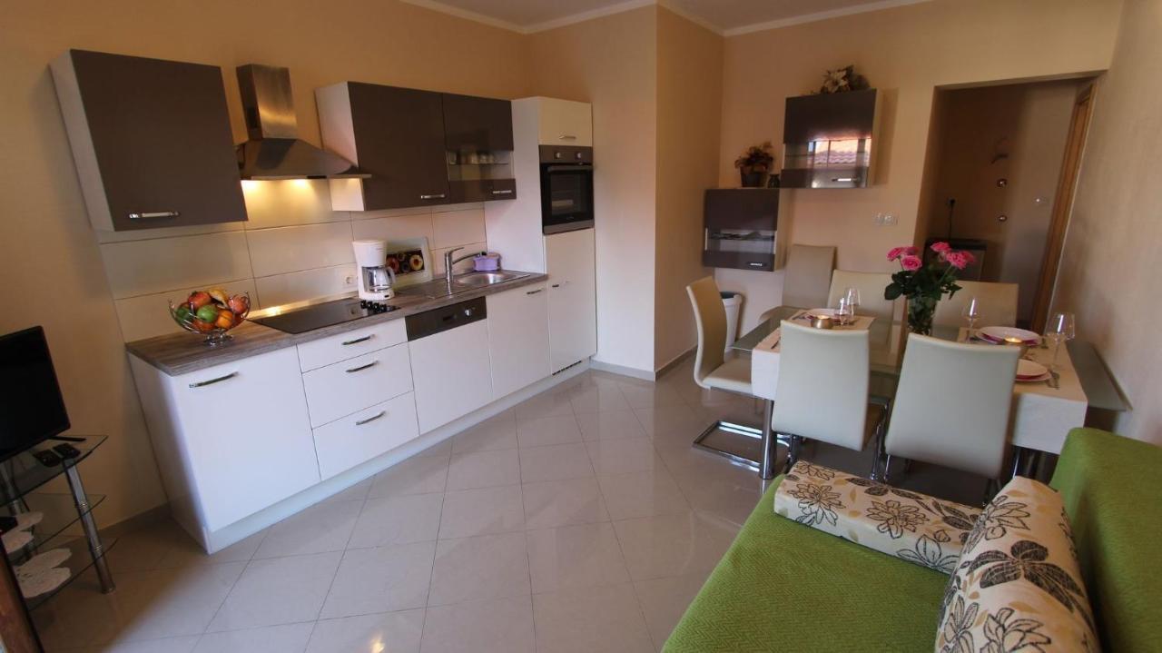 Apartment Dobrinj 1 Ngoại thất bức ảnh
